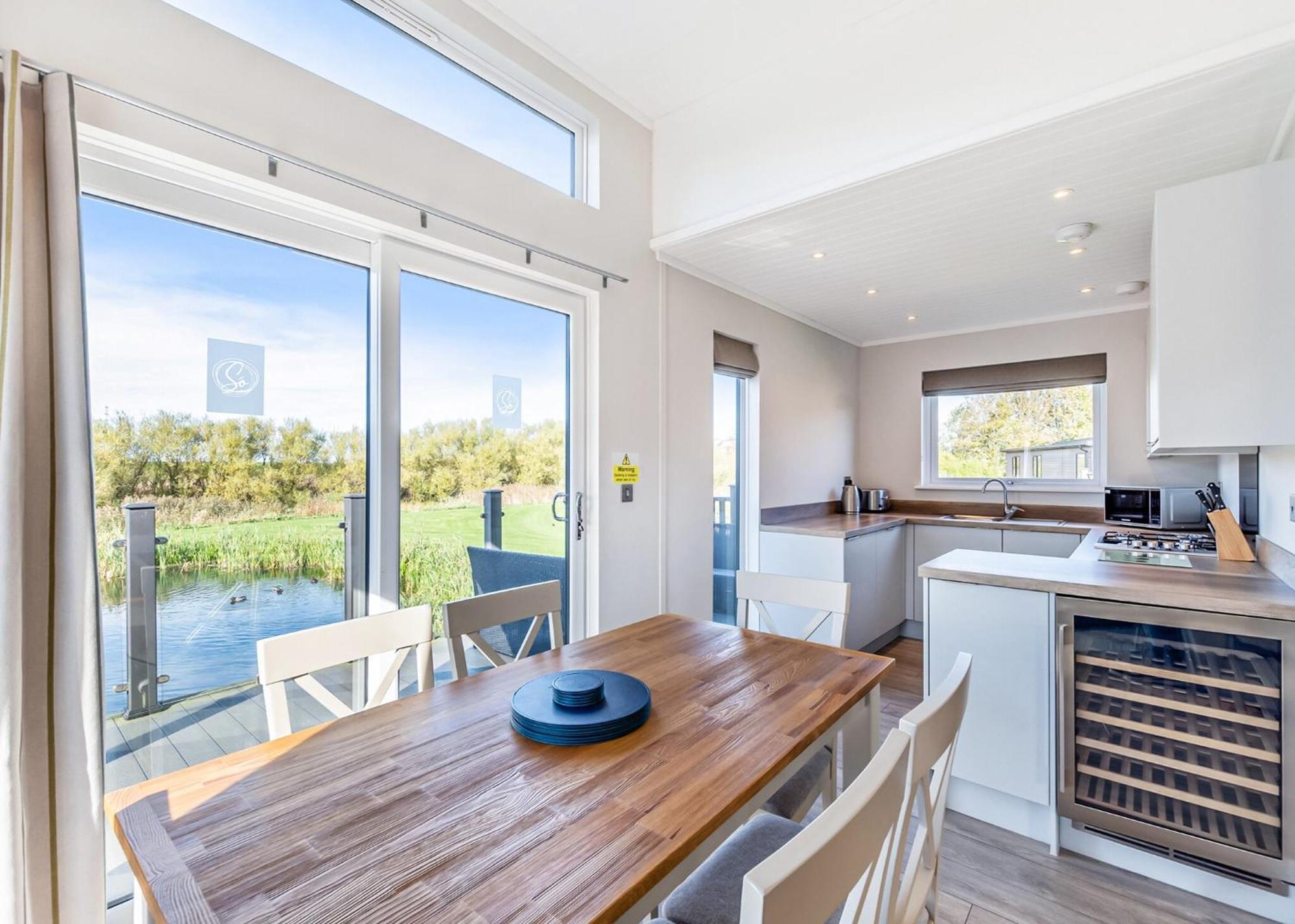 Waterside Hambleton Lakeside Lodges Poulton-le-Fylde Extérieur photo